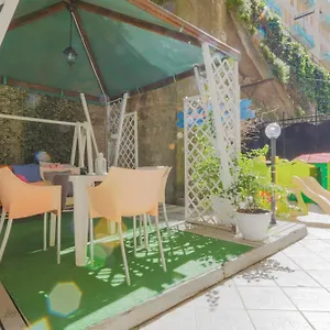 5 Minuti Dal Mare Favoloso Trilocale Con Giardino , Genova Italia